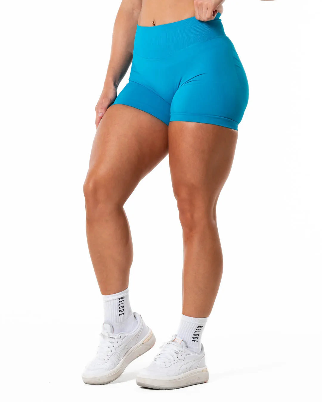Aura Seamless Scrunch Shorts - Aqua